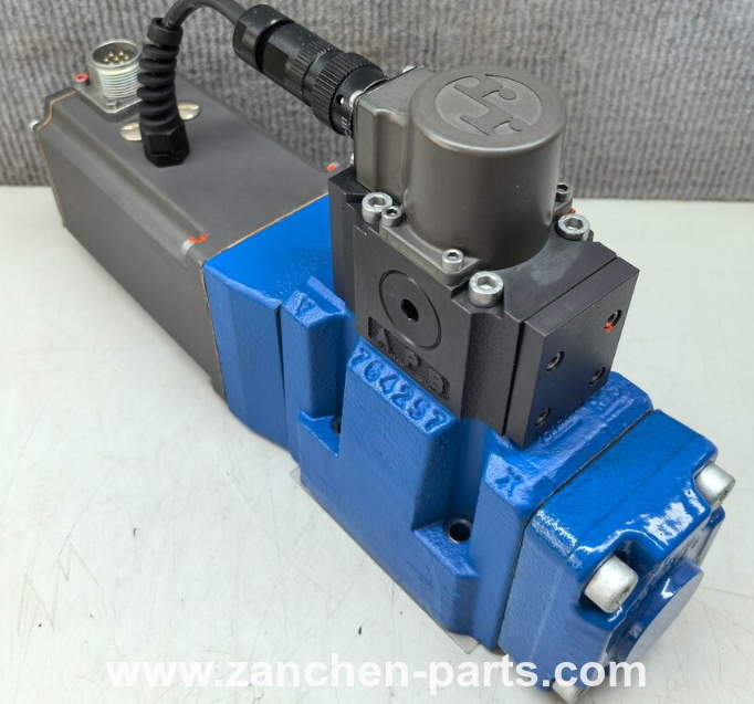 Rexroth R901469206 Proportional Directional Valve 4WRDE10V1-100L-60/MXY/24A5